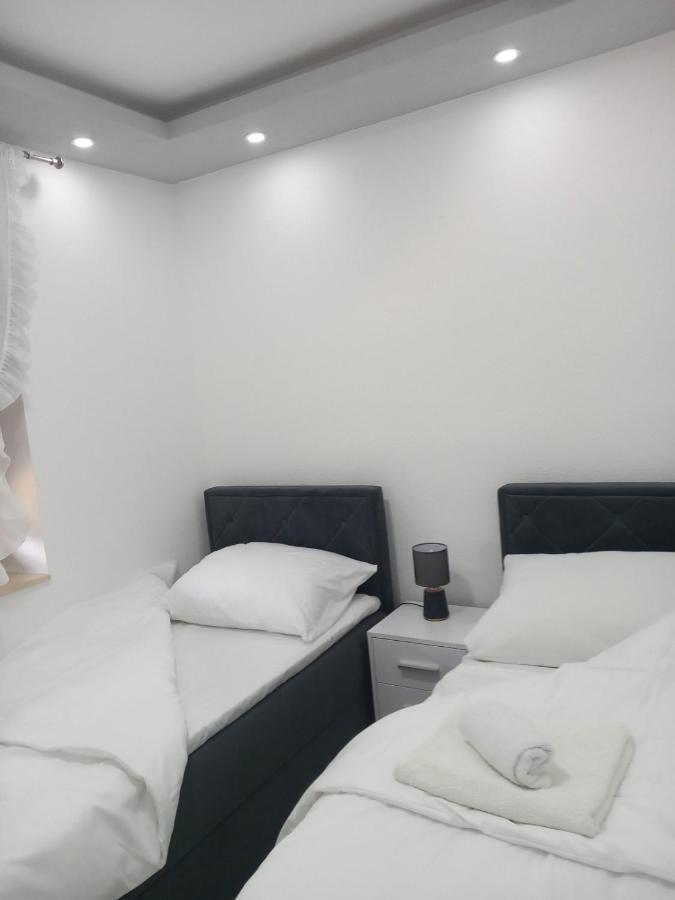 Apartman Jovana Bileća Buitenkant foto